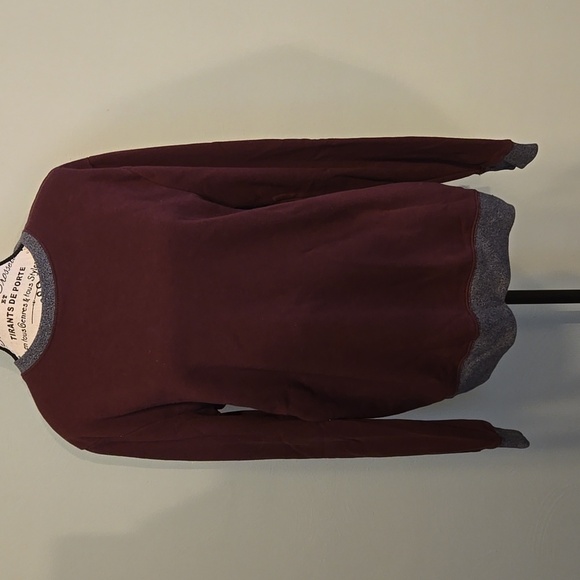 Burgundy crew - Picture 1 of 5